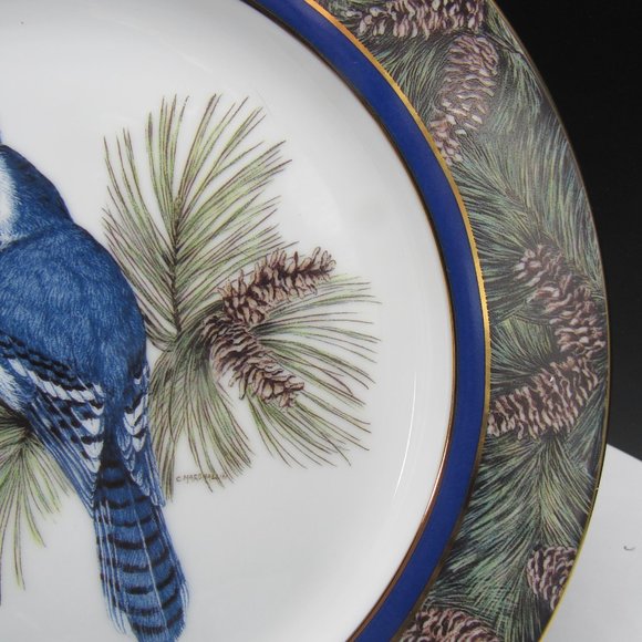 BEAUTIFUL BLUE JAY COLLECTOR PLATE "WHISPERING PINES-BLUE JAY" . - Picture 3 of 7